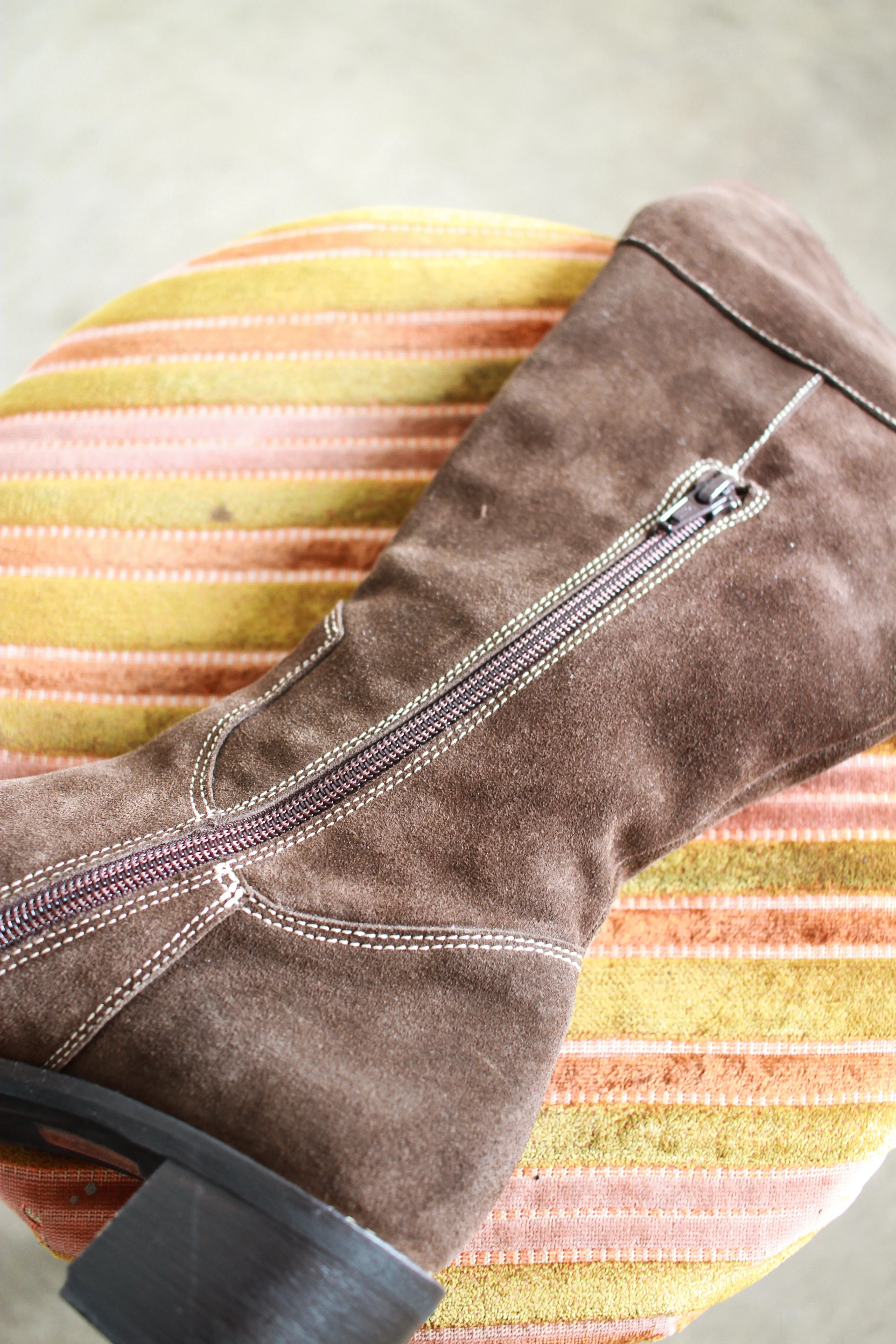 1980s Italian Suede Wester Square Toe Boots | 36