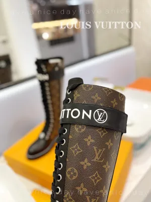 High Quality  LUV BOOTS 032