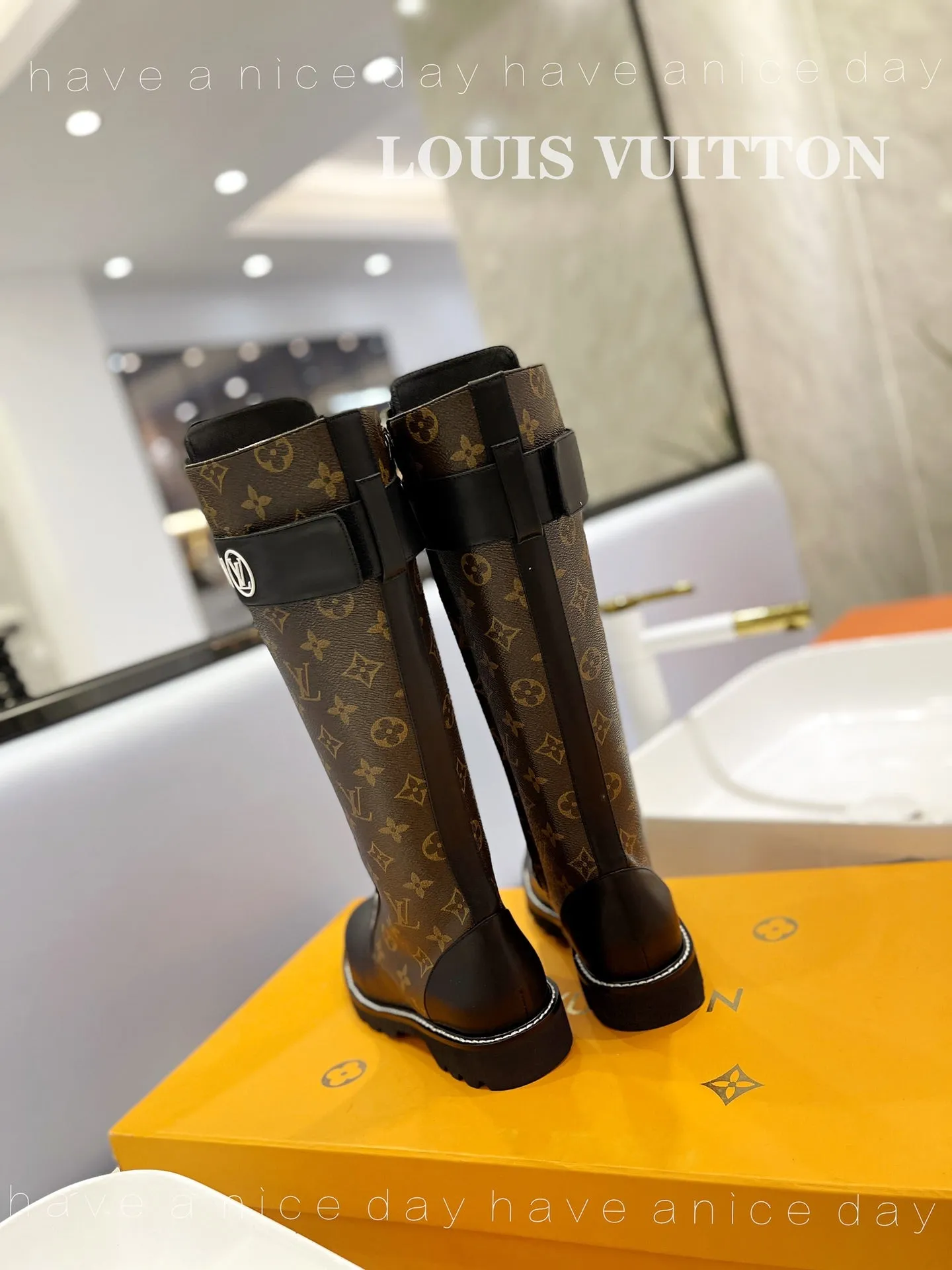 High Quality  LUV BOOTS 032