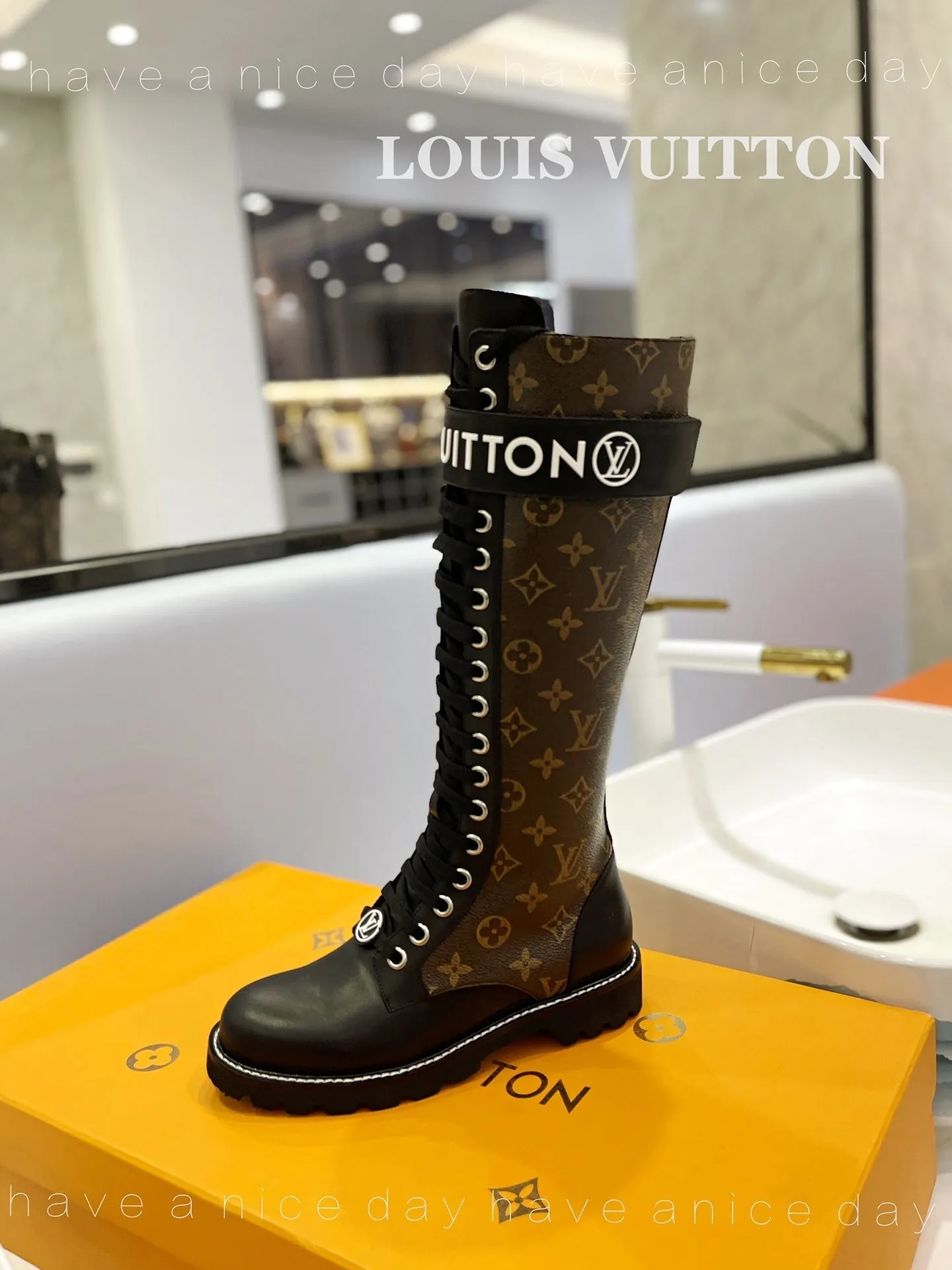 High Quality  LUV BOOTS 032