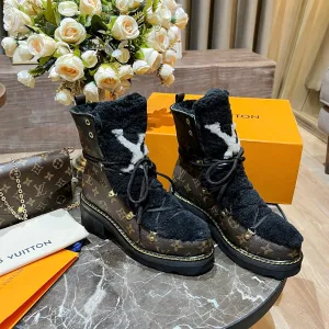 High Quality  LUV BOOTS 043