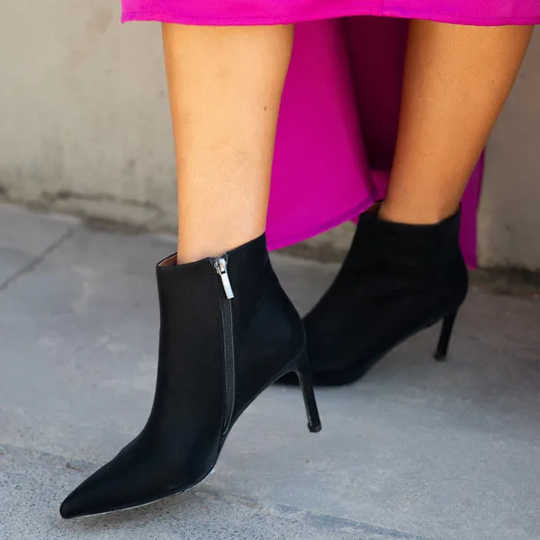 Noura Black | Stiletto ankle boot