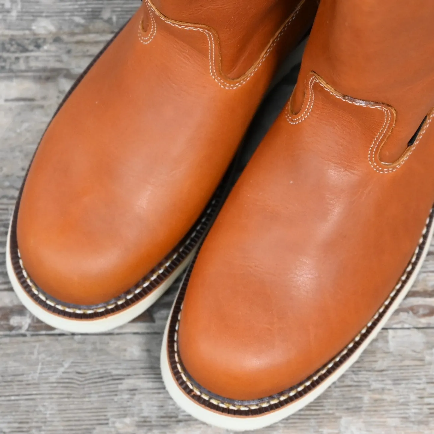 Thorogood Men's 11" Leather Pull-On Boot in Oil Tanned Tobacco